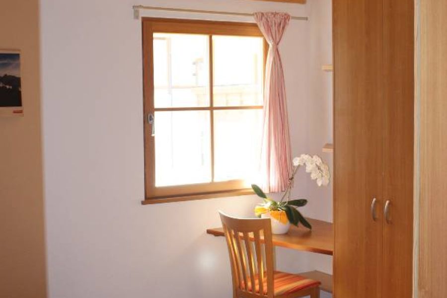 Vermieten sonnige, voll möblierte Wohnung - Bild 2