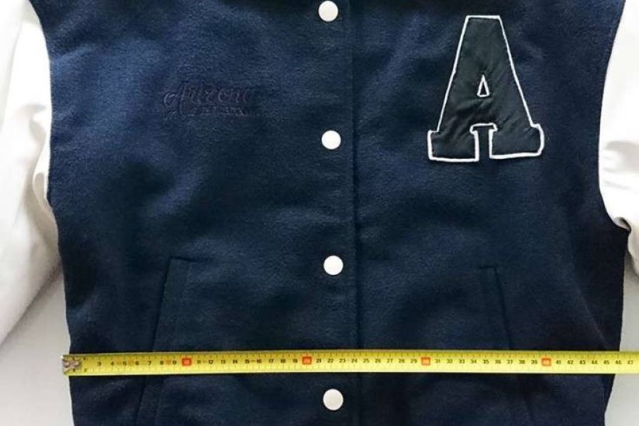 Warme Collegejacke unisex Größe S - M / Junge - Mädchen - Bild 1