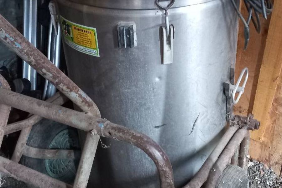 Verkaufe Milchtank+Wagele,Milchkühlgerät,Milchkannen,Milchmessg + mehr - Bild 1
