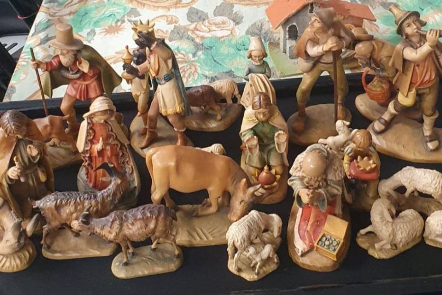 Krippe, 20 alte ANRI Figuren - Bild 2