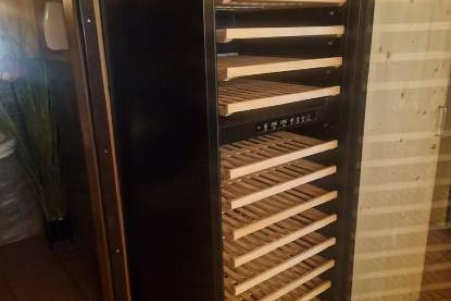 Verkaufe eine neue Wein  Vitrine - Bild 3