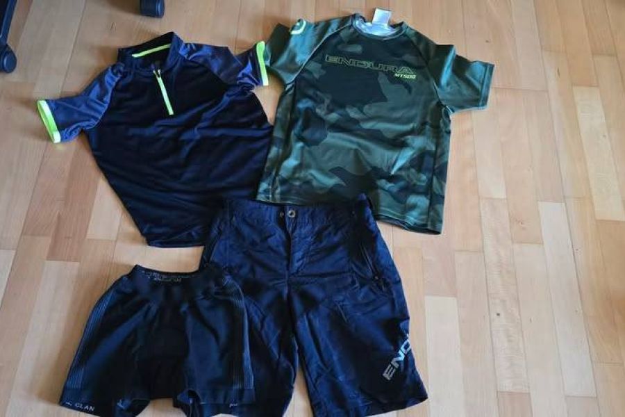 T-Shirt und Kurze Hose für Radfahrensiehe unten gr - Bild 1
