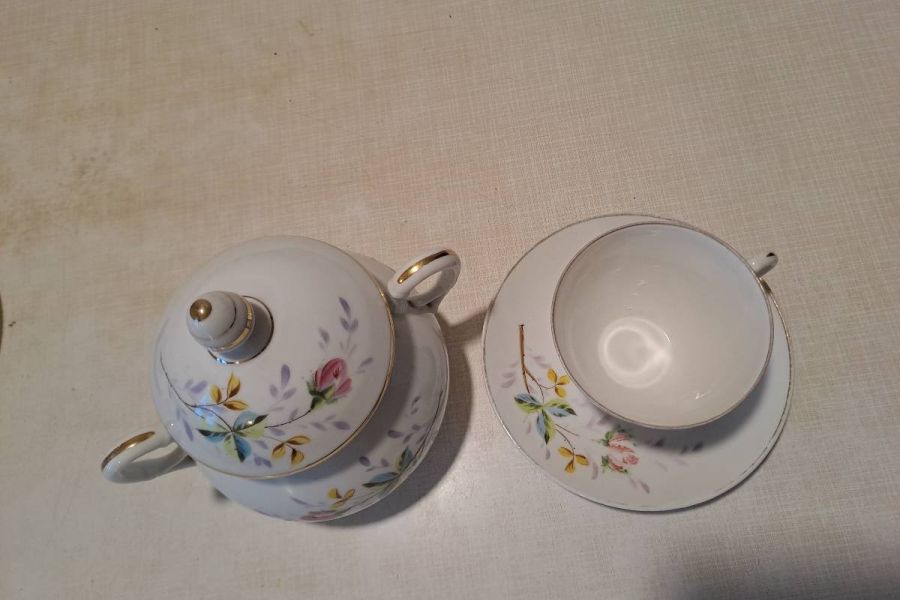 Porzellangeschirr - Bild 1