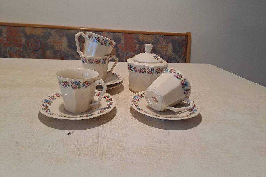 Porzellangeschirr - Bild 1