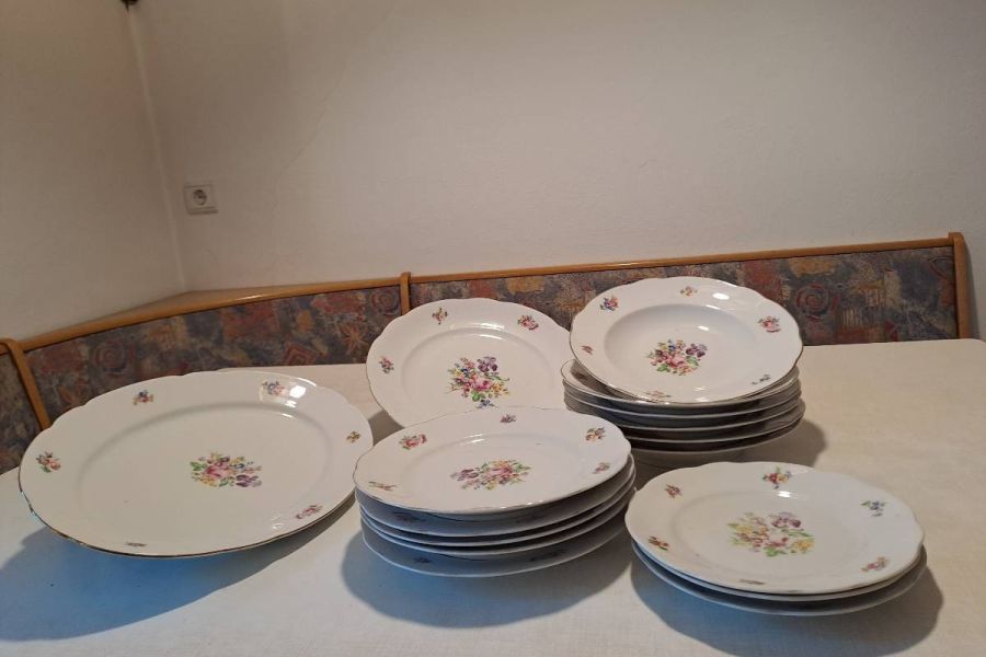 Porzellangeschirr - Bild 1