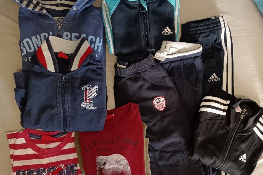 Kleidung Junge Grösse 104 cm - Bild 1