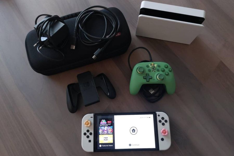 Nintendo Switch OLED + Zubehör - Bild 1