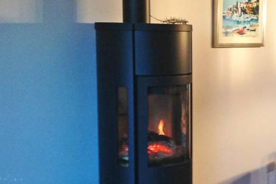 HOLZOFEN METALL MIT GLASSCHEIBEN - Bild 1