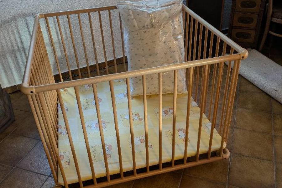 Gehschule / Laufstall mit 100 x 100 x 75 inkl. passender Decke - wenig - Bild 1