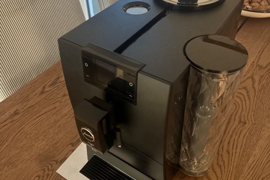 Jura ENA8 vollautomatische Kaffeemaschine - Bild 1