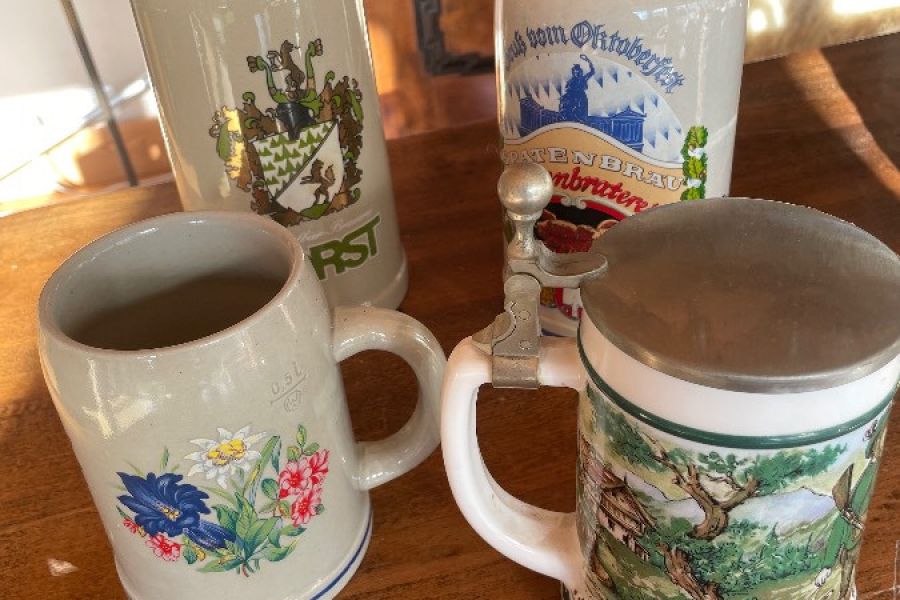 Verschiedene Bierkrüge-Weinkrüge - Bild 1