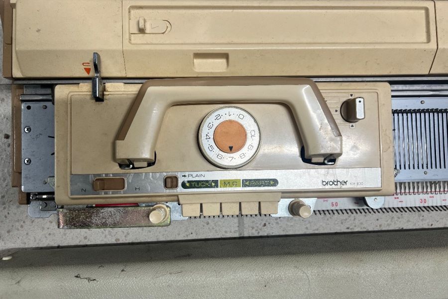 Strickmaschine Brother KH 830 - Bild 1