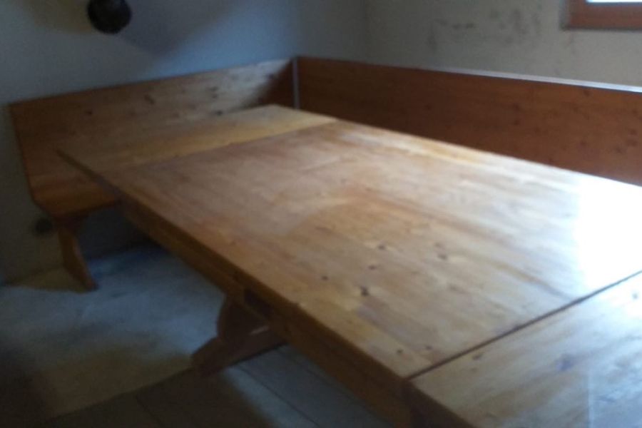 Holztisch mit eckbank - Bild 1