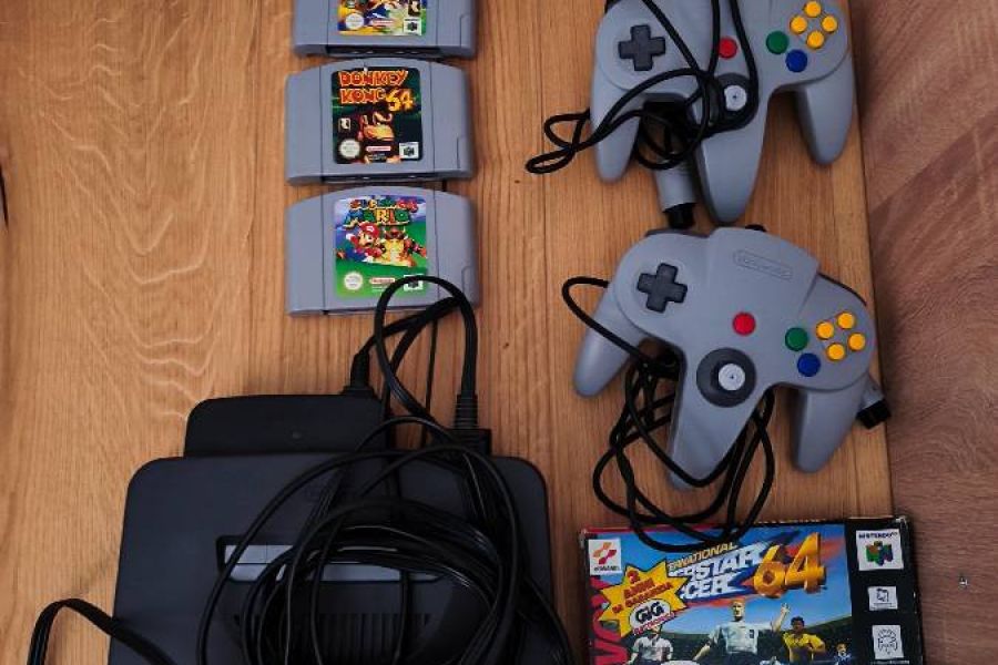 N64 mit 4 Spielen und 2 Controller - Bild 1