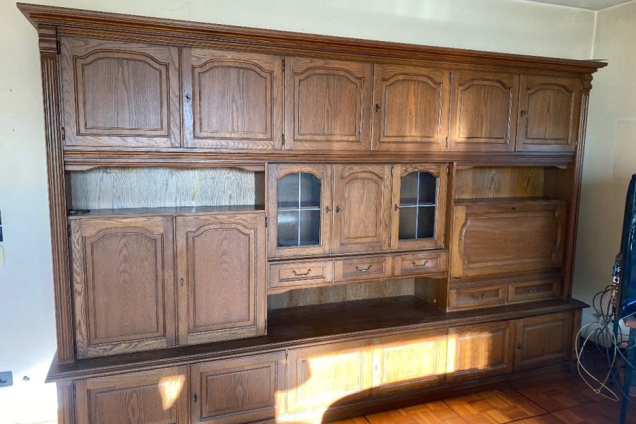 Großer Wohnzimmerschrank aus Eiche – Vintage aus den 60er–70er Jahren - Bild 1