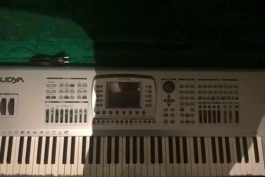 Verkaufe Keyboard Ketron Audia - Bild 1