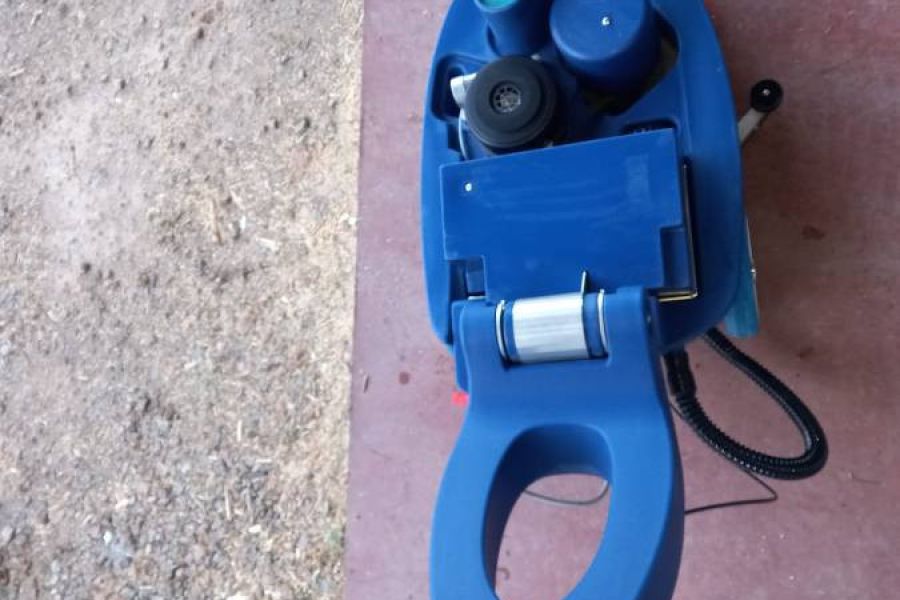 Verkaufe neuwertige Putzmaschine - Bild 3