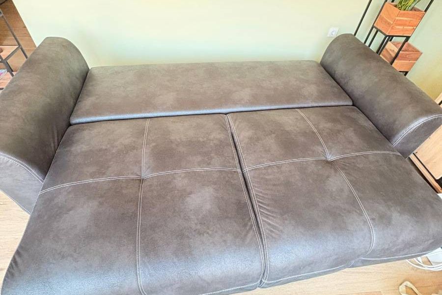 Neuwertige schwarze Couch zu verkaufen - Bild 5