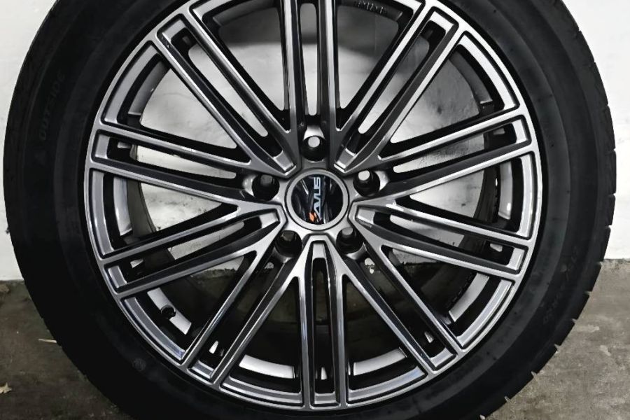 4 neue Felgen mit Bereifung - Bild 1