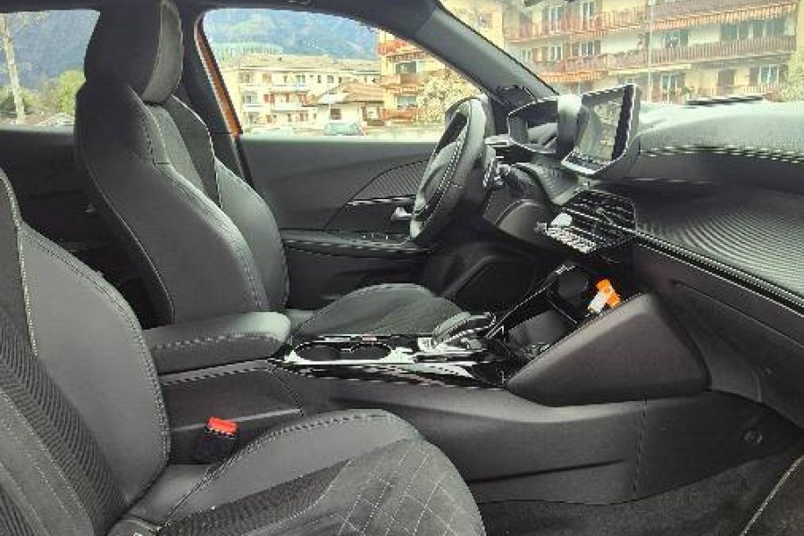 Peugeot 2008 GTS in sehr gutem Zustand - Bild 4