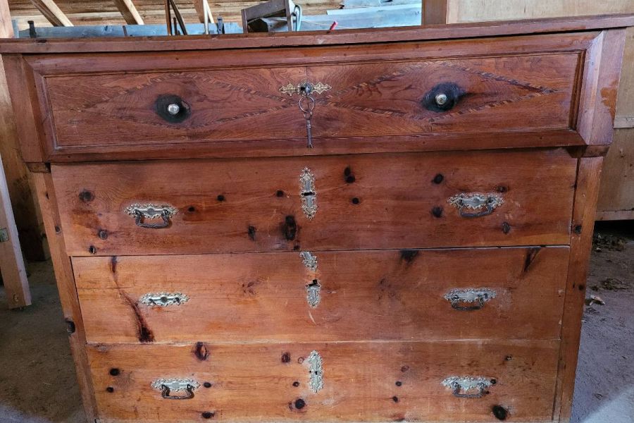 Alte Bilder, Stühle , Komodenschrank - Bild 3