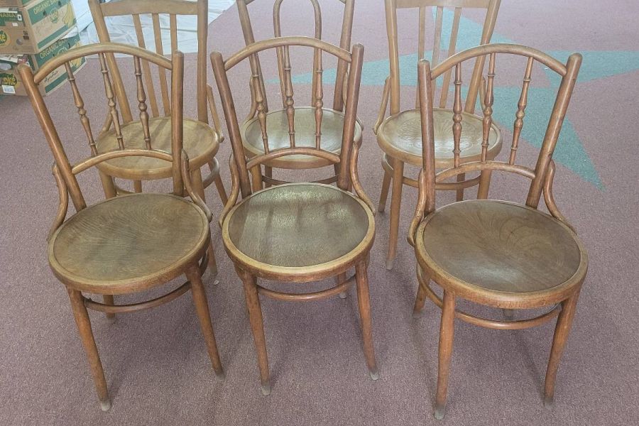 Alte Bilder, Stühle , Komodenschrank - Bild 4