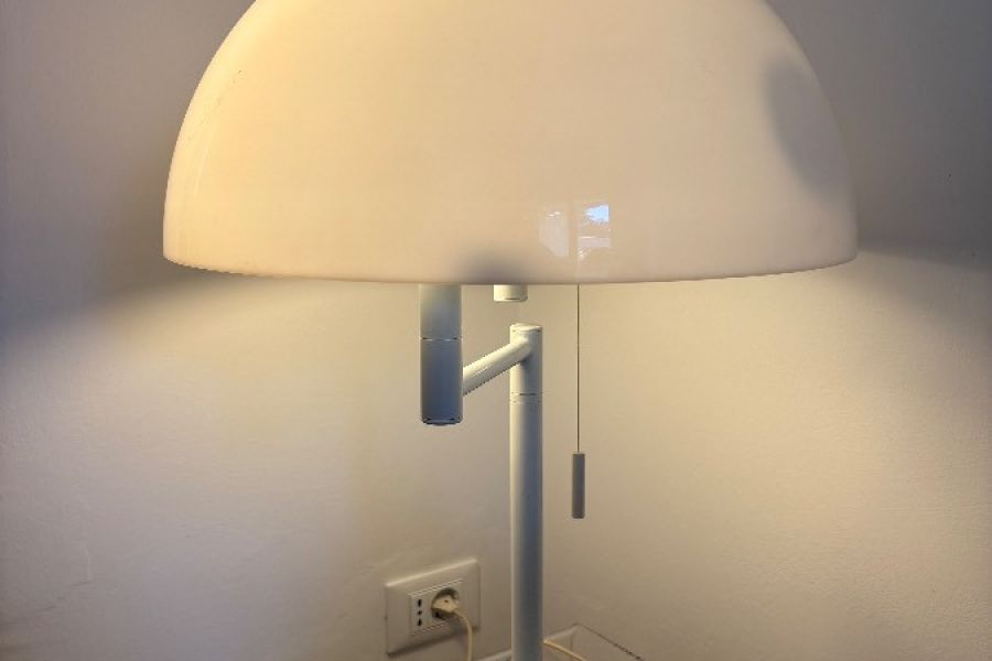 Weisse große Vintage Tischlampe- Space Age / Mid-Century - 61 cm - Bild 1