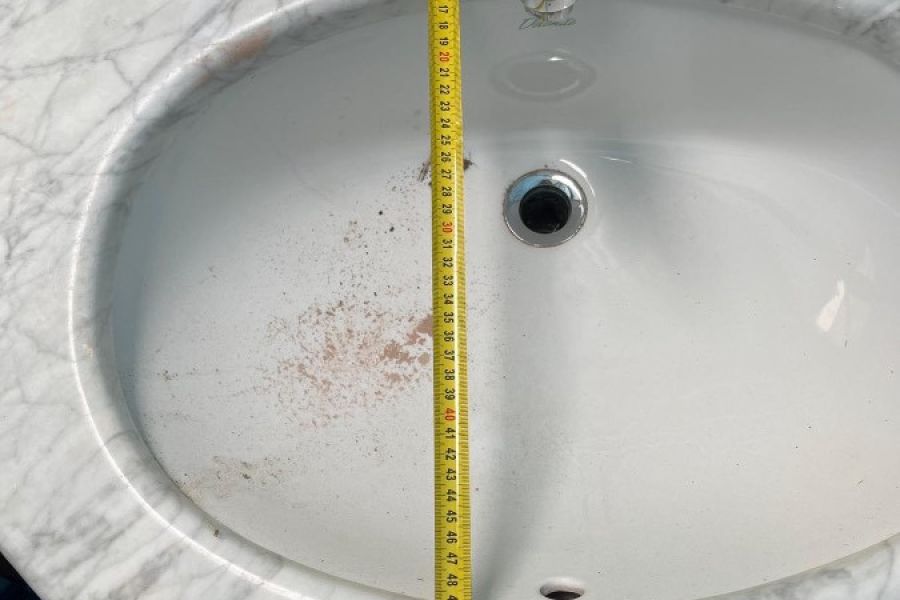 Waschbecken mit Marmorplatte - Bild 2