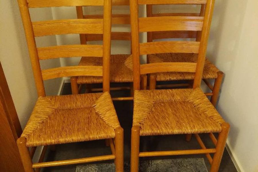 Zu verschenken: 4 Esszimmer-Stühle  (gegen Abholung) - Bild 2