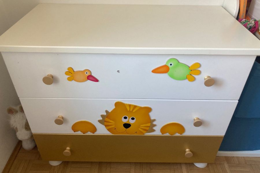 Kinderzimmer Schrank und Kommode - Bild 3