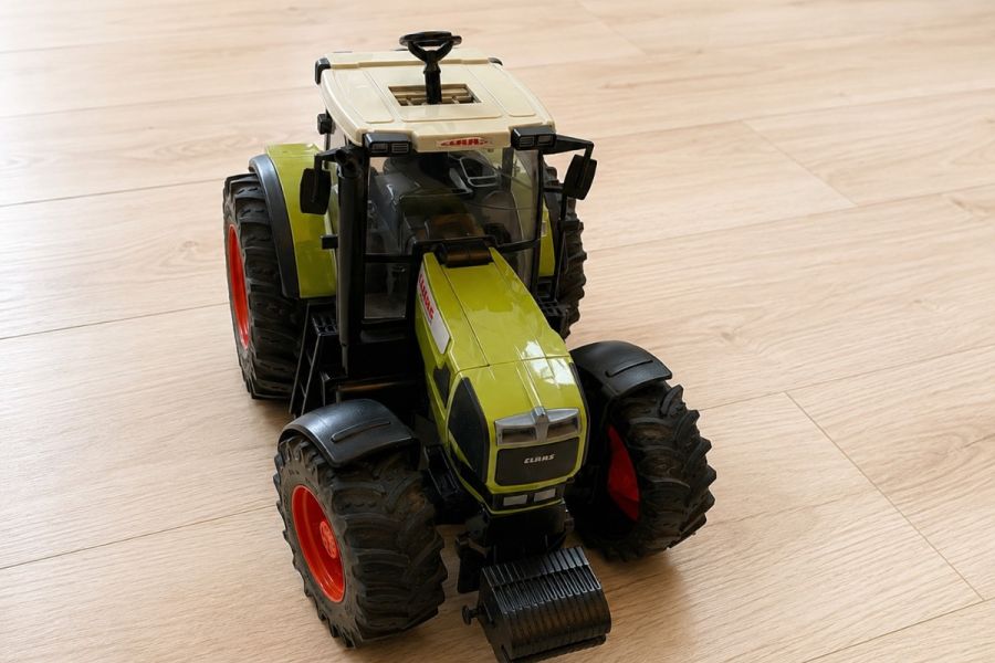 CLAAS Traktor mit Anhänger und Zubehör - Bild 2
