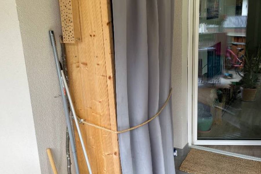 Handgefertigtes Holz-Regal / Mülltonnen-Verkleidung inkl. Müllbehälter - Bild 2