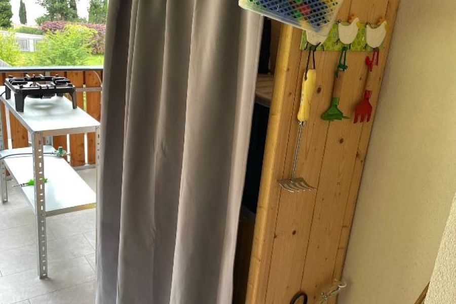 Handgefertigtes Holz-Regal / Mülltonnen-Verkleidung inkl. Müllbehälter - Bild 5
