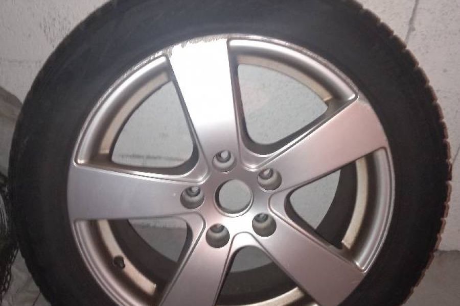 4 Winterreifen Nexen 225/50 R17 gebraucht - Bild 2