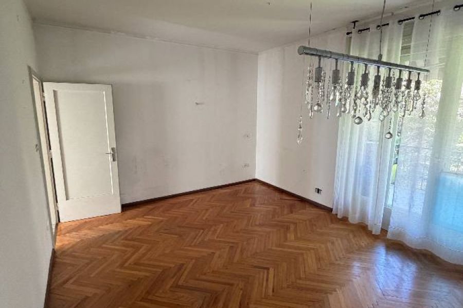 Verschenke alten in Fischgrad verlegter Holzboden - Bild 3