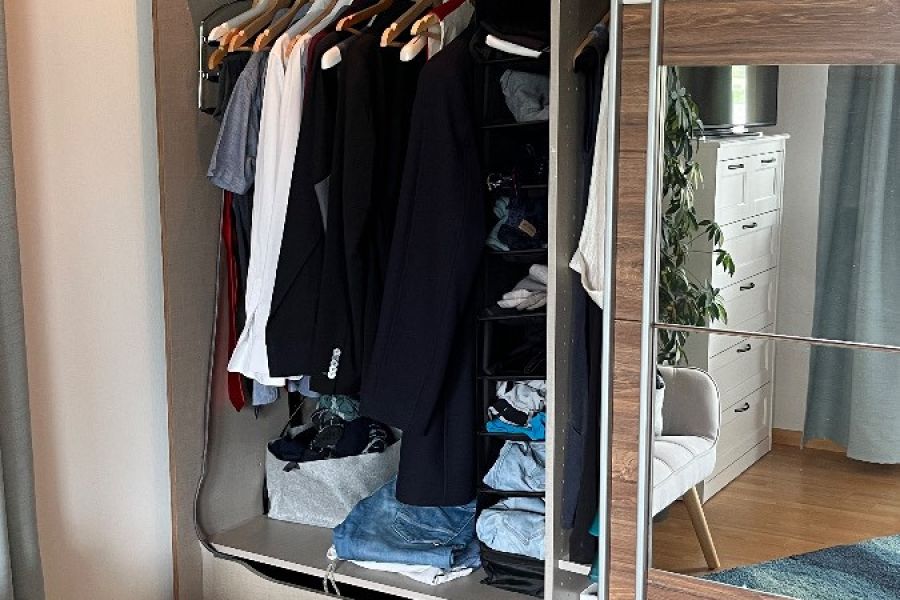 Kleiderschrank - Bild 2