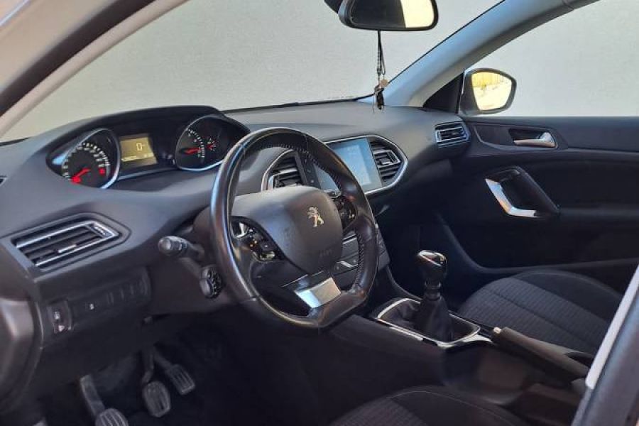 Peugeot 308 1.2 Puretech - Bild 4