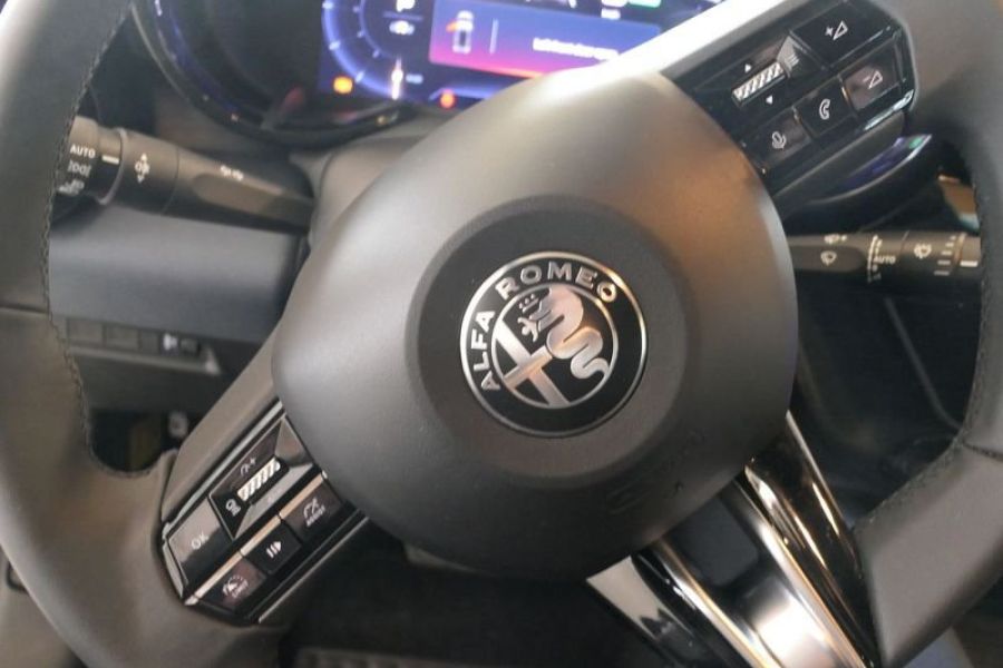 Alfa Romeo Junior BEV 156CV/115kW elettrica - Bild 18