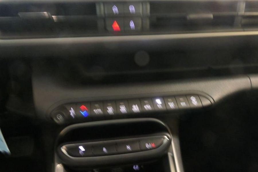 Jeep Avenger e-Hybrid 1.2 MHEV e-Hybrid Turbo Altitude - Bild 13
