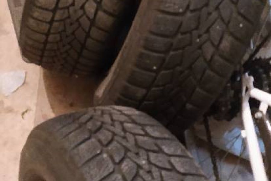 Autoreifen mit Felgen Ford Fiesta - Bild 3