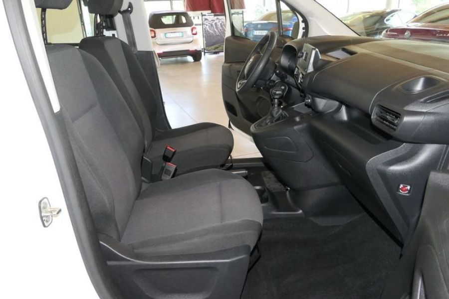 Toyota Proace City Verso 1.2P 110Cv S&S  L2 D  7P. - Bild 9