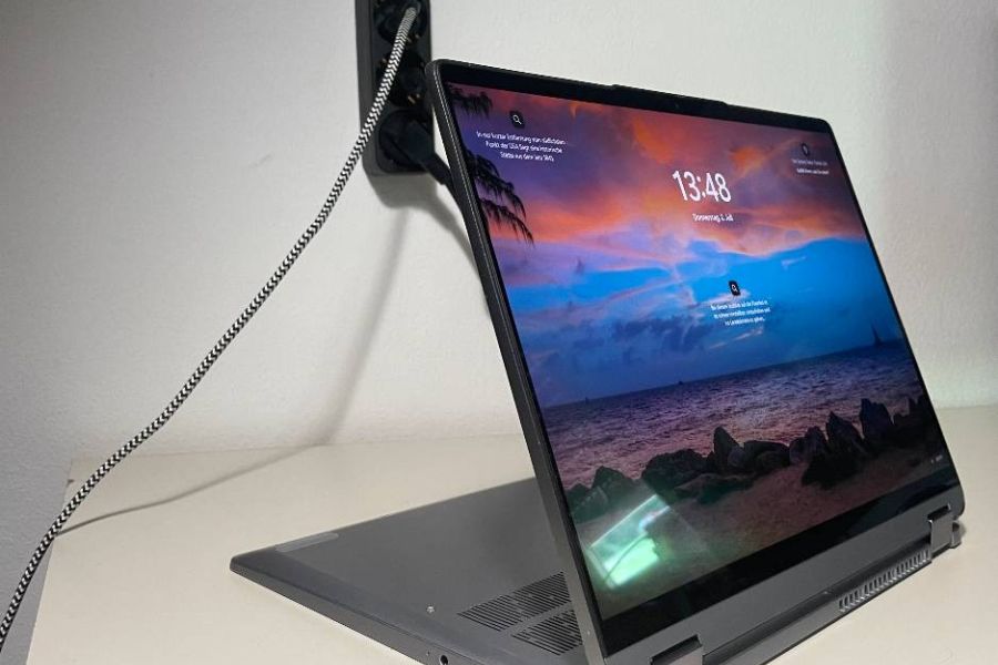 Lenovo IdeaPad Flex 5 14IRU8 – 2-in-1 Convertible mit Zubehör - Bild 1