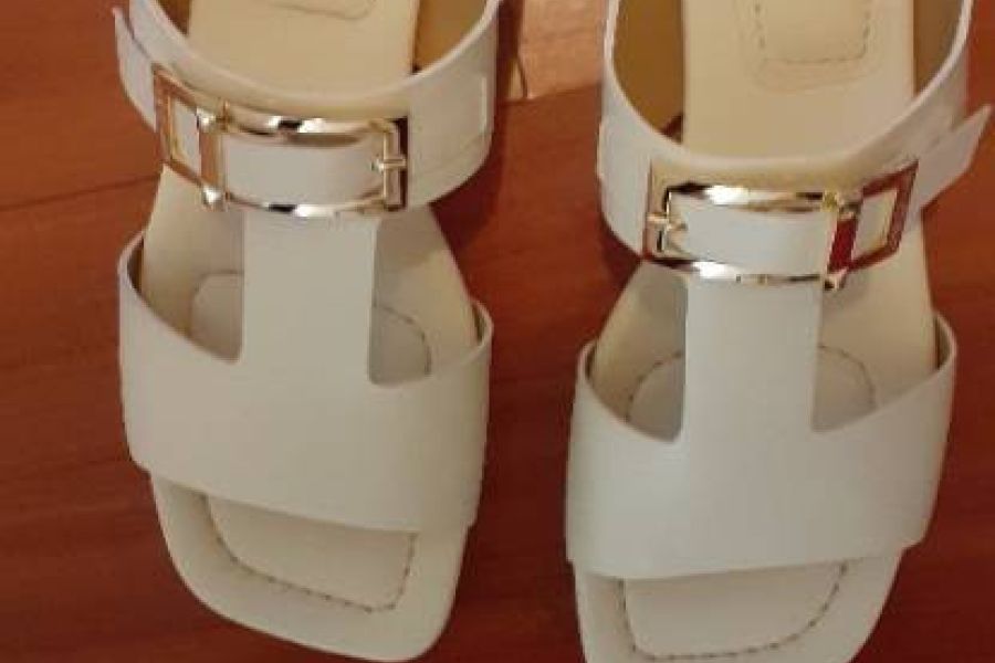 Neuwertige Ledersandalen, weiss - Bild 1
