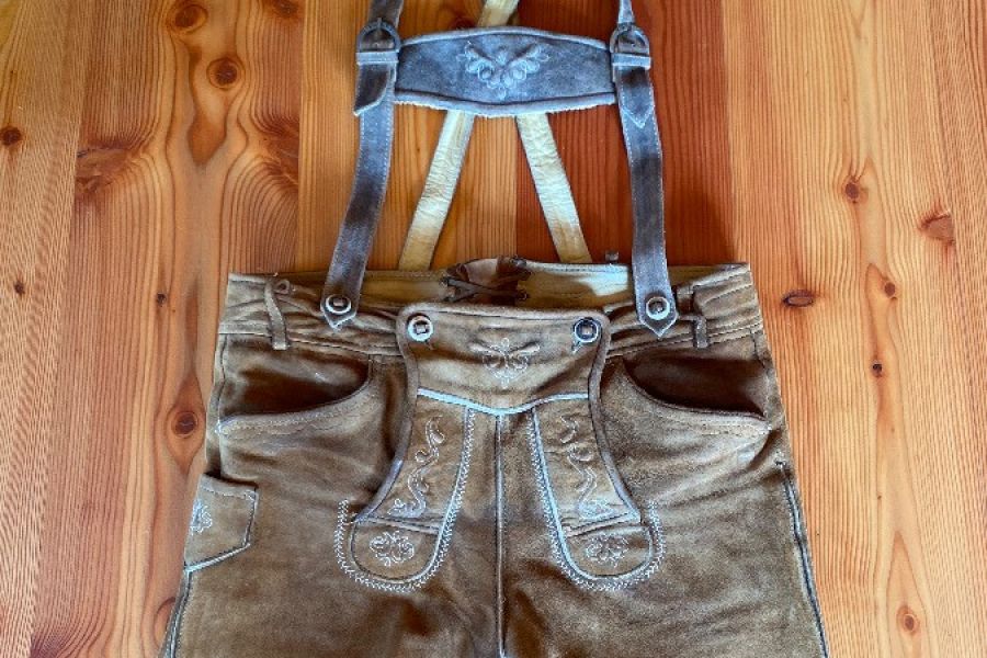 Lederhose abzugeben - Bild 1