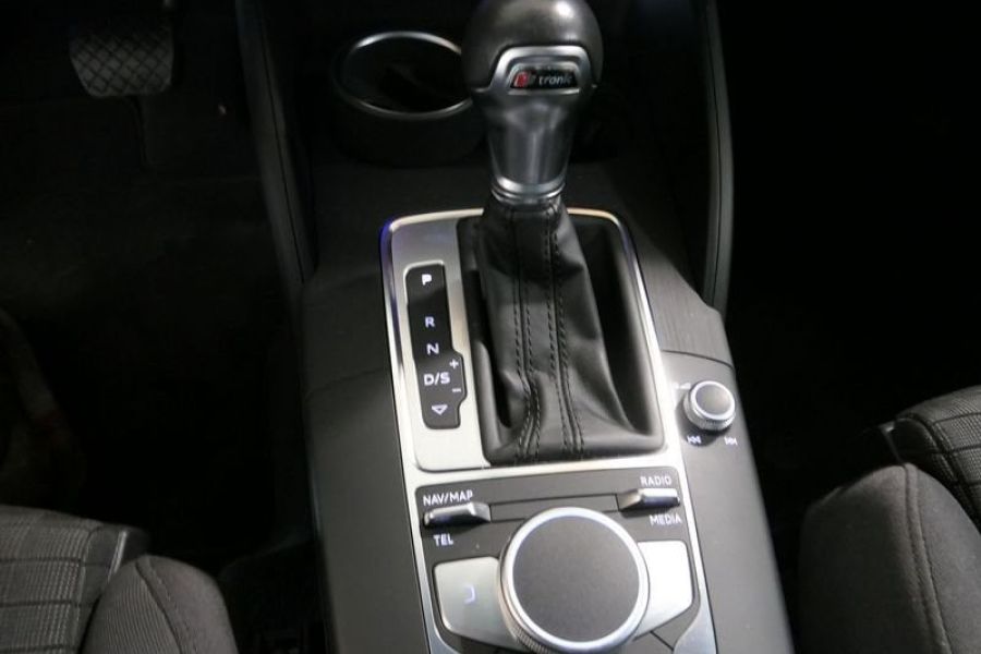 Audi A3 35 TFSI S tronic COD S-LINE - Bild 13
