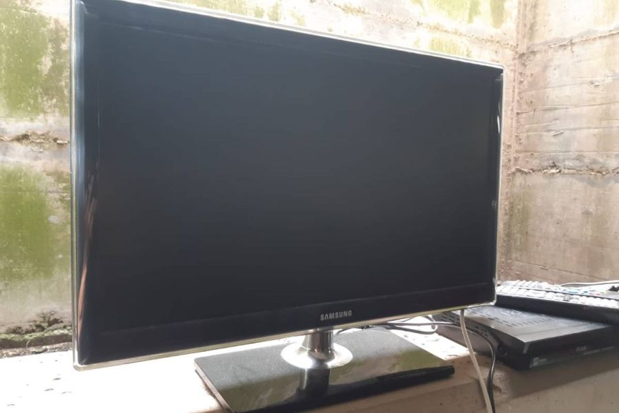 Samsung 22" Fernseher + digitaler Receiver - Bild 5