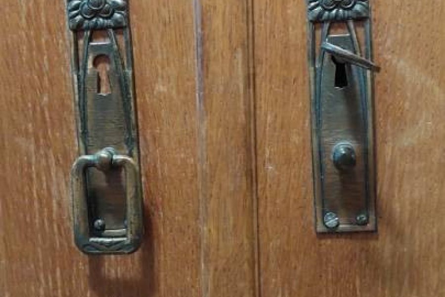 Zweitüriger Jugendstil-Schrank - Bild 2