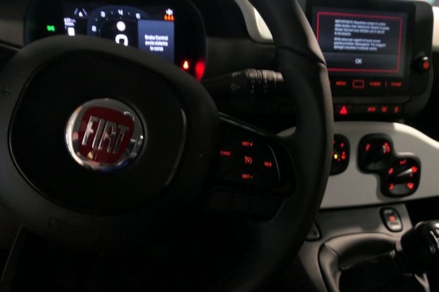 FIAT Panda 1.0 FireFly 70cv S&S Hybrid Pandina - Bild 12