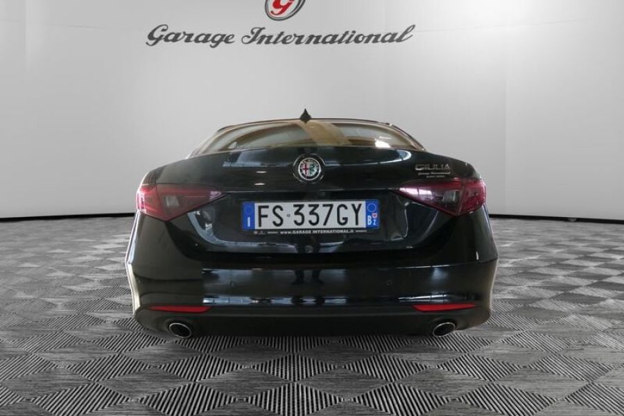 Alfa Romeo Giulia 2.2 Turbo AT8 180CV Super - Bild 4