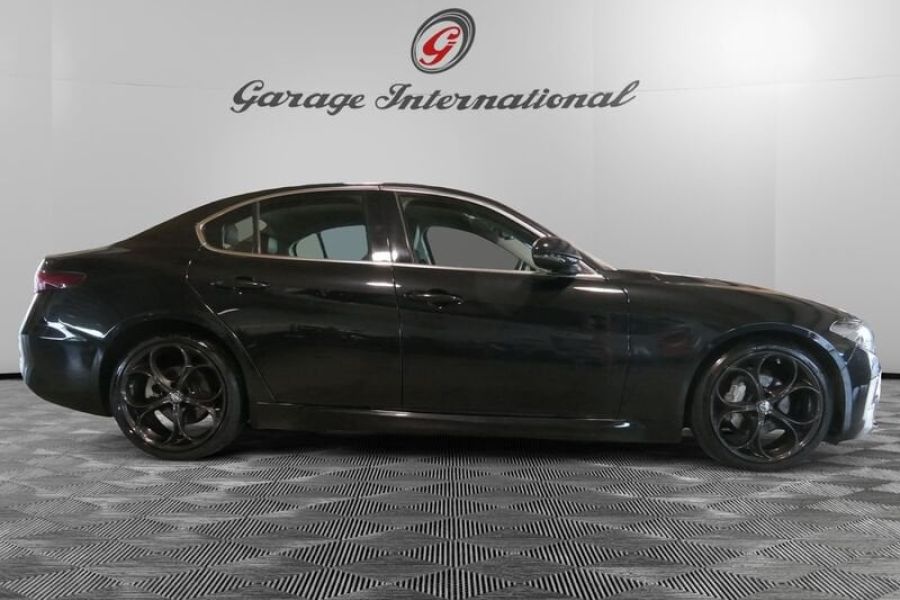 Alfa Romeo Giulia 2.2 Turbo AT8 180CV Super - Bild 3